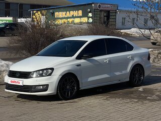 2019 Volkswagen Polo V Рестайлинг, белый, 815000 рублей, вид 3
