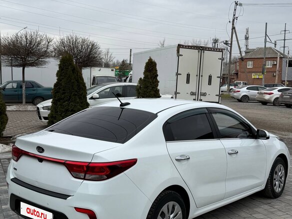2019 Kia Rio IV, белый, 1300000 рублей - вид 3