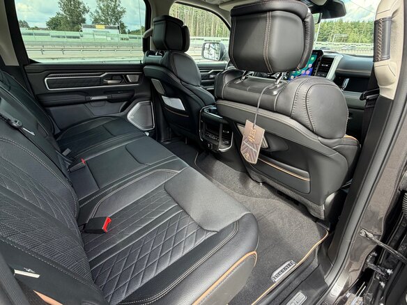 2025 Ram 1500 Crew Cab V Рестайлинг, серый, 9100000 рублей - вид 11