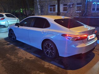 2021 Toyota Camry VIII (XV70), белый, 2300000 рублей, вид 5