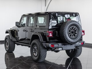 2025 Jeep Wrangler IV (JL) Рестайлинг, чёрный, 16750000 рублей, вид 4