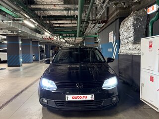2013 Volkswagen Jetta VI, чёрный, 970000 рублей, вид 2