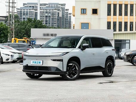 2026 Toyota bZ3X 58.3 kWh, серебристый, 3080000 рублей, вид 1