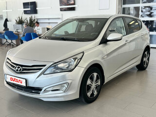 2015 Hyundai Solaris I Рестайлинг, серебристый, 809000 рублей, вид 3