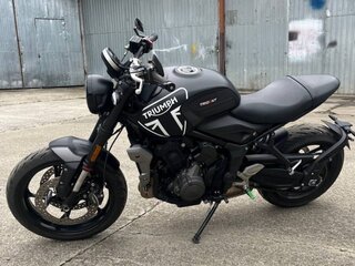 2021 Triumph Trident 660, чёрный, 740000 рублей, вид 4