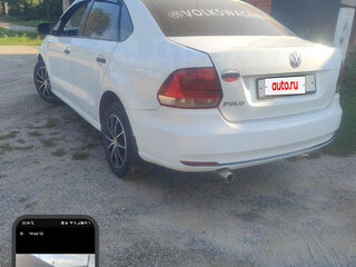 2016 Volkswagen Polo V Рестайлинг, белый, 570000 рублей, вид 2