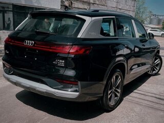 2026 Audi Q6 40 TFSI, чёрный, 7950000 рублей, вид 5