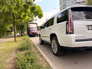 2018 Cadillac Escalade IV, белый, 5000000 рублей, вид 4