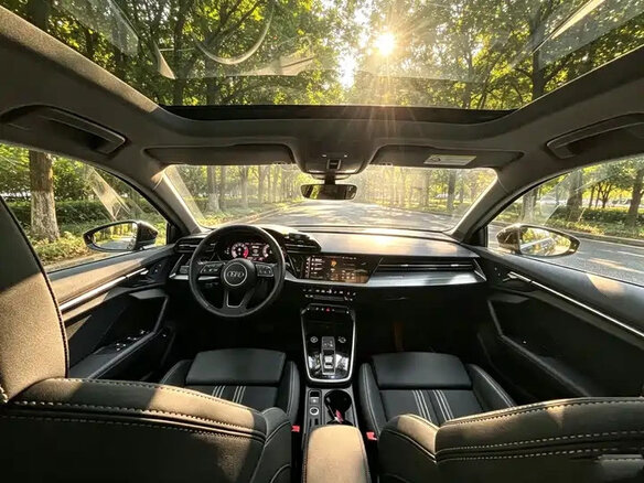 2023 Audi A3 35 TFSI IV (8Y), серебристый - вид 3