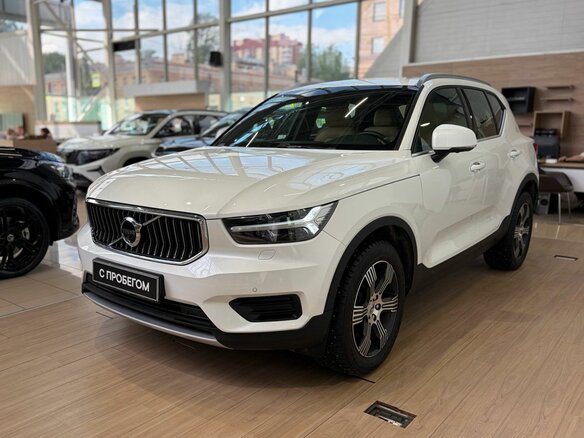 2021 Volvo XC40 I, белый, 3399000 рублей - вид 2