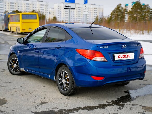 2011 Hyundai Solaris I, синий, 610000 рублей - вид 2