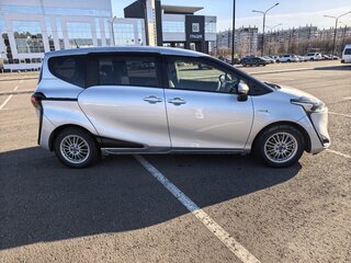 2018 Toyota Sienta II, серый, 1500000 рублей, вид 4