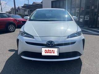 2022 Toyota Prius IV Рестайлинг (XW50), белый, 1600000 рублей, вид 1