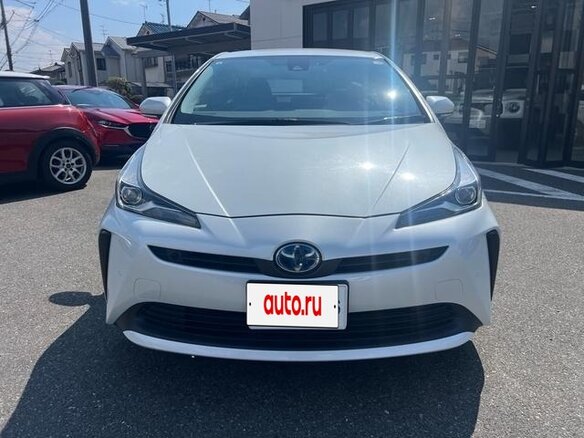 2022 Toyota Prius IV Рестайлинг (XW50), белый