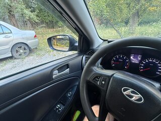 2015 Hyundai Solaris I Рестайлинг, чёрный, 450000 рублей, вид 4