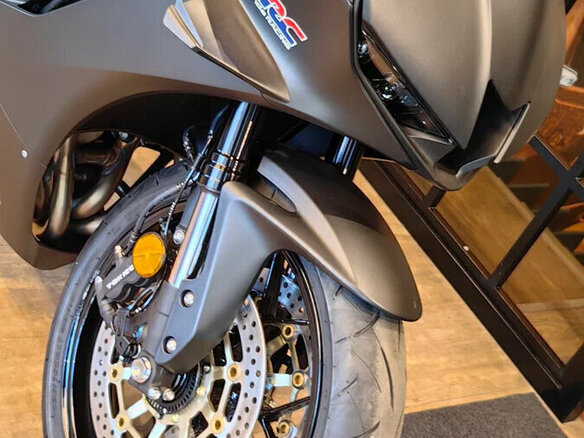 2025 Honda CBR 600RR, чёрный, 1820000 рублей - вид 6