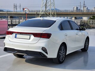 2022 Kia K3 II Рестайлинг, белый, 1538000 рублей, вид 4