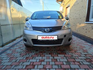 2011 Nissan Note I Рестайлинг, серебристый, 660000 рублей, вид 4