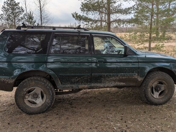 2001 Mitsubishi Montero Sport I, зелёный, 350000 рублей - вид 4