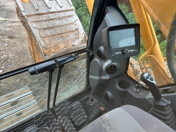 2020 Hyundai R210LC, жёлтый, 8415000 рублей - вид 5