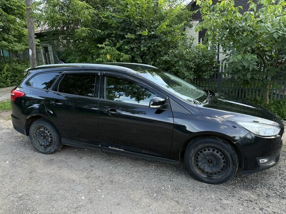 2017 Ford Focus III Рестайлинг, чёрный, 1000000 рублей - вид 2