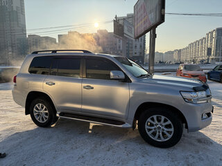 2018 Toyota Land Cruiser 200 Series Рестайлинг 2, серебристый, 7190000 рублей, вид 5