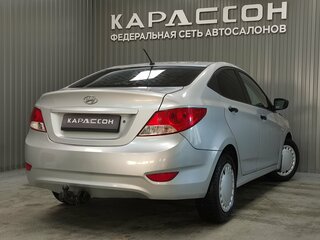 2013 Hyundai Solaris I, серебристый, 640000 рублей, вид 2