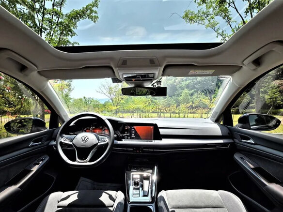 2023 Volkswagen Golf VIII, синий, 2790000 рублей - вид 7