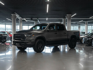 2025 Ram 1500 Crew Cab V Рестайлинг, серый, 9000000 рублей, вид 1