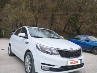 2015 Kia Rio III Рестайлинг, белый, 1100000 рублей, вид 4