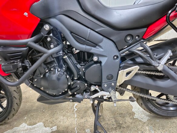 2012 Triumph Tiger 1050, красный - вид 14