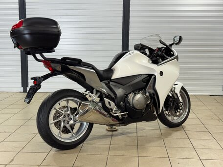 2010 Honda VFR 1200, белый, 895000 рублей, вид 5