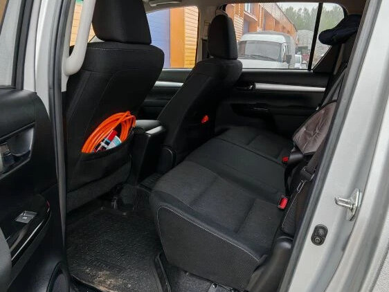 2016 Toyota Hilux VIII, чёрный, 8000000 рублей - вид 5