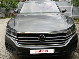 2021 Volkswagen Touareg III, серый, 7200000 рублей, вид 2