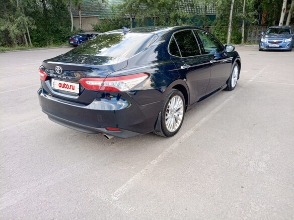 2019 Toyota Camry VIII (XV70), синий, 2300000 рублей - вид 8