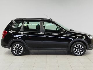 2024 Lada (ВАЗ) Granta Cross I Рестайлинг, чёрный, 900000 рублей, вид 4
