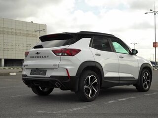 2023 Chevrolet TrailBlazer III Рестайлинг, белый, 2227327 рублей, вид 3