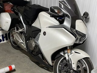 2010 Honda VFR 1200, белый, 1150000 рублей, вид 3