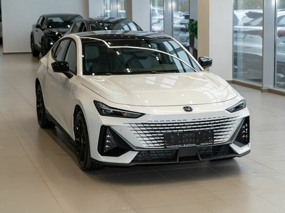 2025 Changan UNI-V I, белый, 3479900 рублей - вид 2
