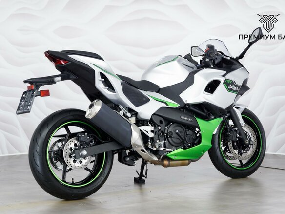 2025 Kawasaki Ninja 7, серебристый, 899000 рублей - вид 5