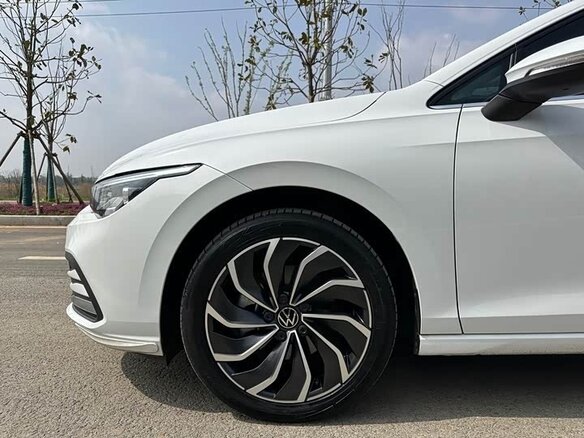 2023 Volkswagen Golf VIII, белый - вид 16