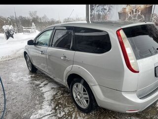 2011 Ford Focus II Рестайлинг, серебристый, 350000 рублей, вид 4