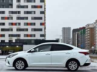 2020 Hyundai Solaris II Рестайлинг, белый, 1150000 рублей, вид 4