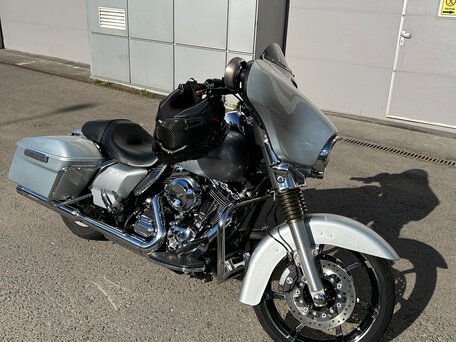 2014 Harley-Davidson Street Glide, серебристый, 1202202 рублей, вид 3