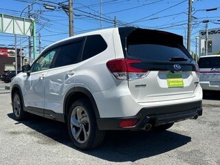 2023 Subaru Forester V Рестайлинг, белый, 2429001 рублей, вид 3