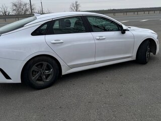 2020 Kia K5 III, белый, 2300000 рублей, вид 3