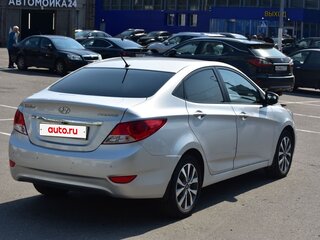 2013 Hyundai Solaris I, серебристый, 760000 рублей, вид 4