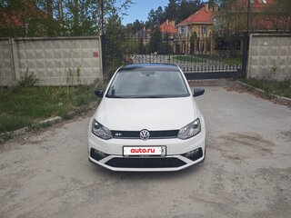 2018 Volkswagen Polo V Рестайлинг, белый, 1090000 рублей, вид 3