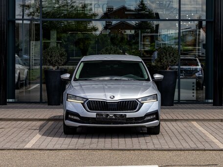 2021 Skoda Octavia IV (A8), серый, 2025000 рублей, вид 2