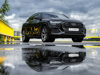 2019 Audi Q8 55 TFSI I (4M), чёрный, 4749000 рублей, вид 3